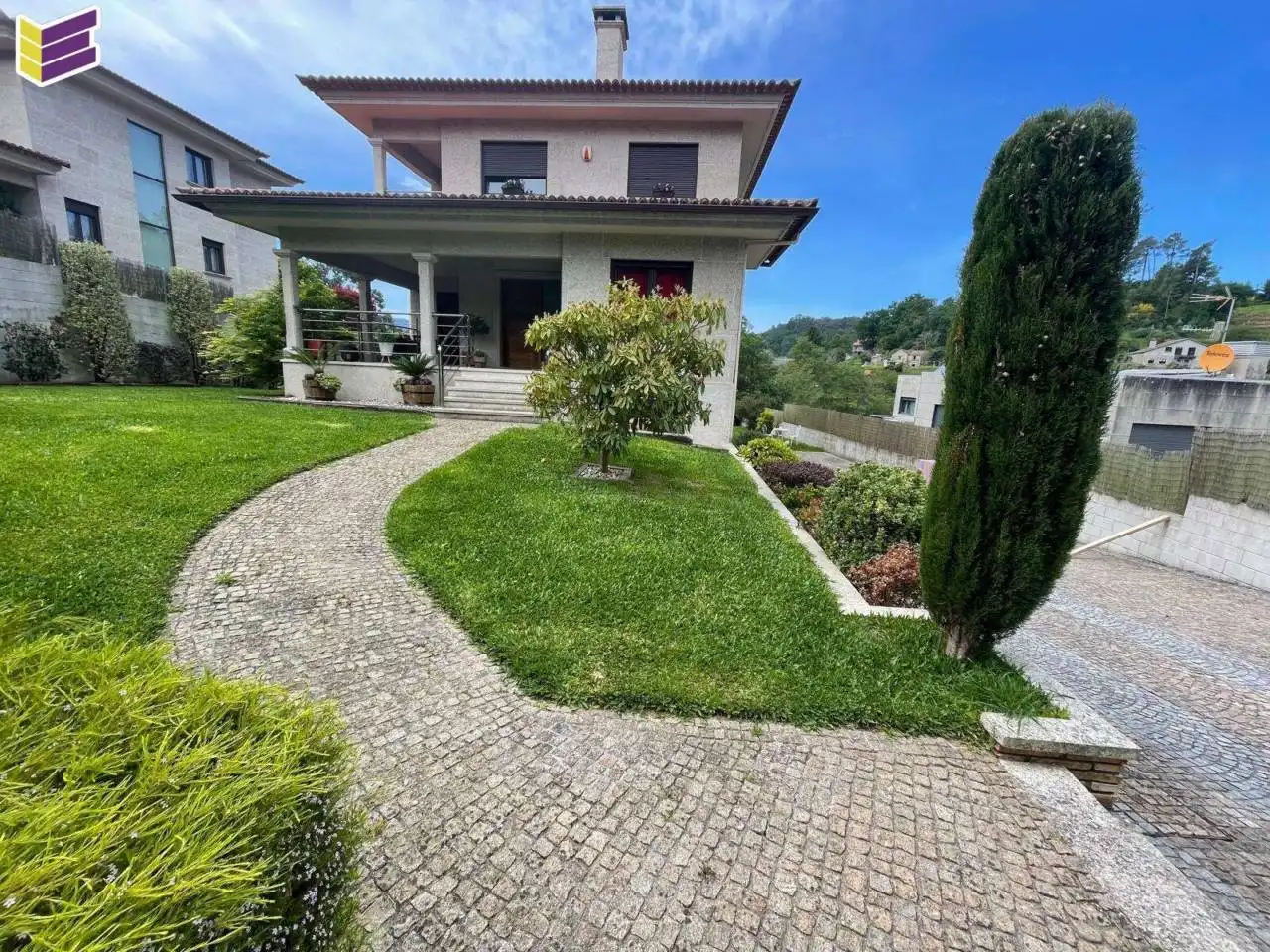 Vista exterior de Casa o xalet de lloguer en Gondomar amb Calefacció, Jardí privat i Terrassa