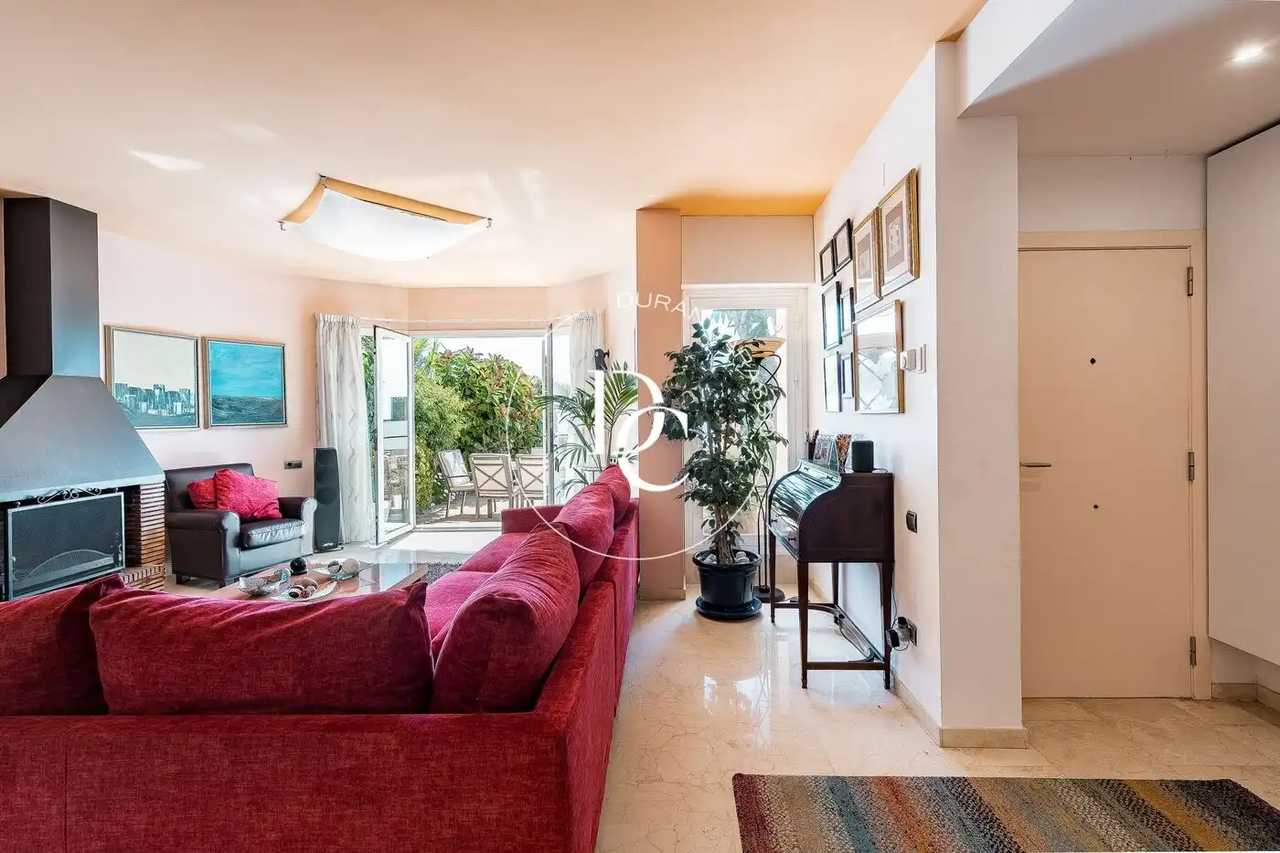 Sala de estar de Casa o chalet en venta en Sitges con Aire acondicionado, Calefacción y Jardín privado