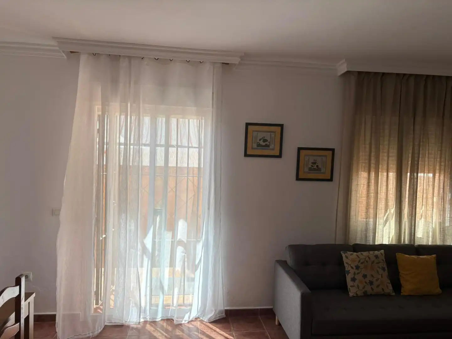 Sala de estar de Casa adosada de alquiler en Algeciras con Terraza, Amueblado y Horno