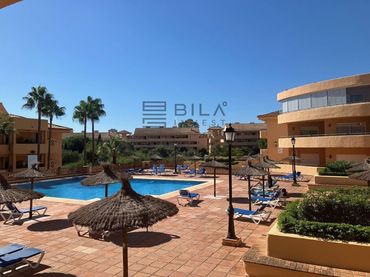 Pis amb piscina en venda a Urb. Patios de Santa Mª Golf
