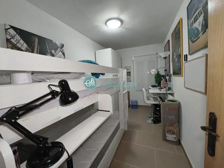 Habitación de Piso en venta en Segovia con Calefacción, Terraza y Amueblado