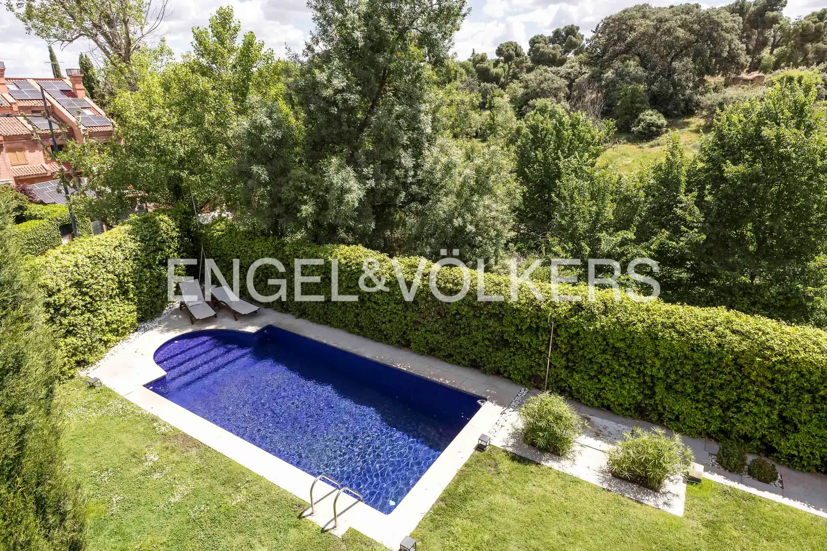 Piscina de Casa o chalet de alquiler en Pozuelo de Alarcón con Aire acondicionado, Calefacción y Jardín privado