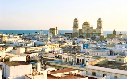 Vista exterior de Pis en venda en  Cádiz Capital amb Aire condicionat