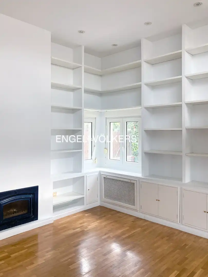Sala de estar de Casa o chalet de alquiler en Las Rozas de Madrid con Aire acondicionado, Calefacción y Jardín privado