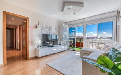 Living room of Flat for sale in Terrassa  with Air Conditioner and Balcony