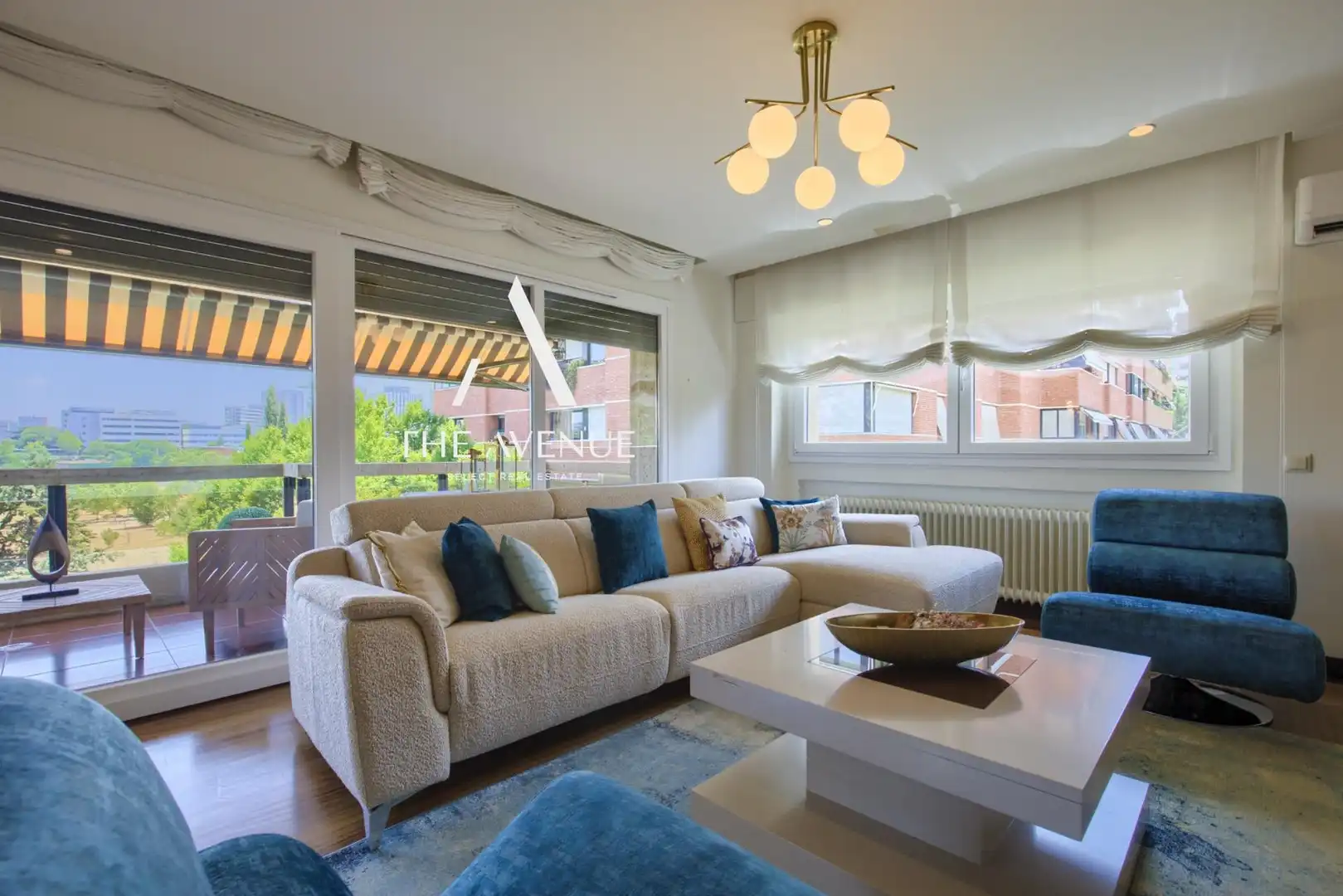 Living room of Flat for sale in Madrid  with Air Conditioner, Heating and Private garden