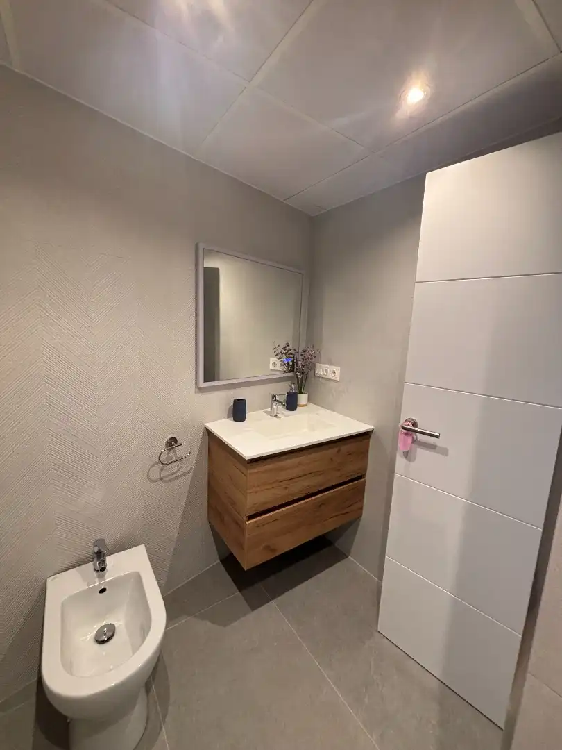 Baño de Apartamento de alquiler en Cájar con Aire acondicionado, Calefacción y Amueblado