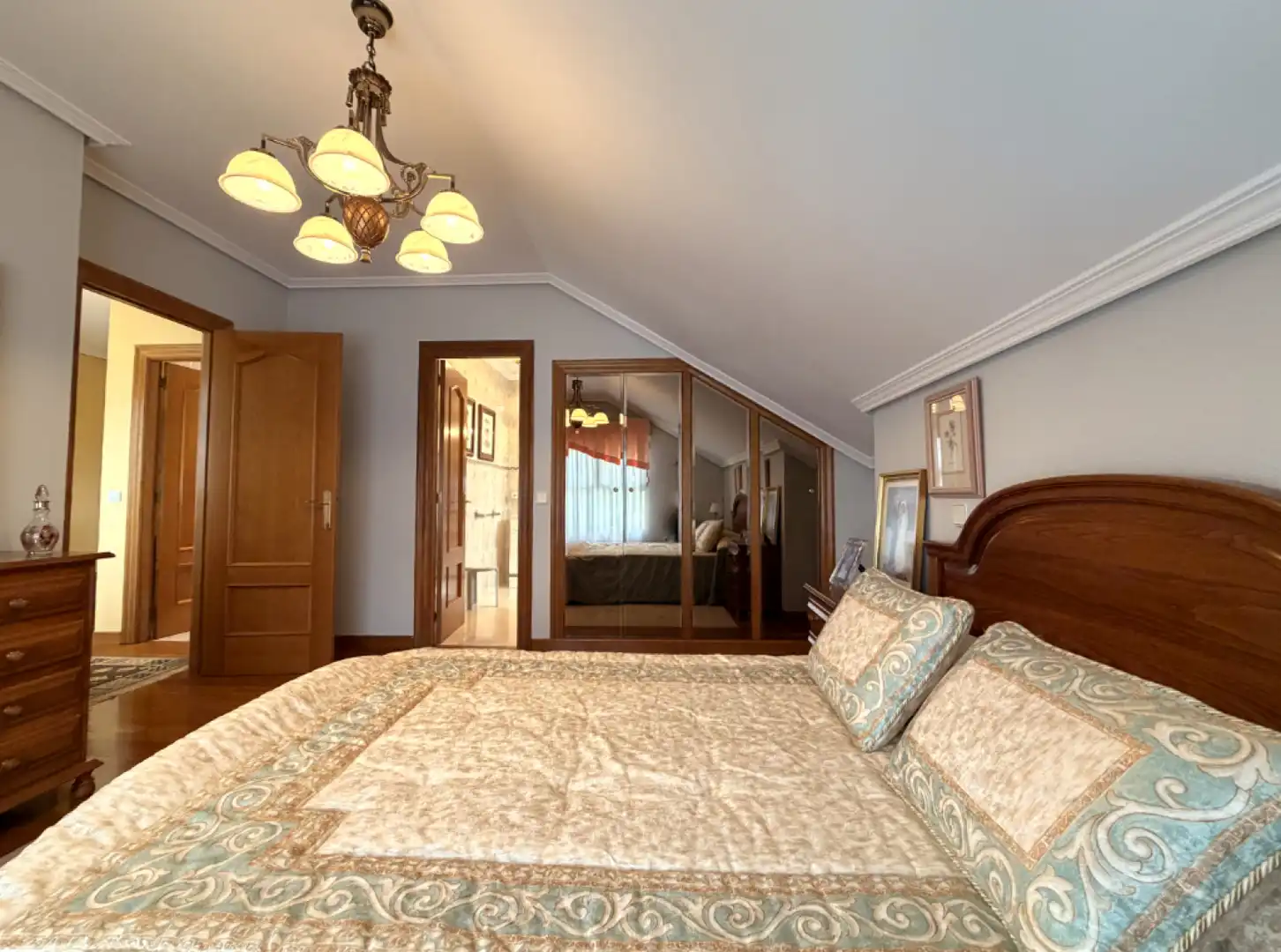 Schlafzimmer von Haus oder Chalet zum Verkauf in Piélagos mit Heizung, Privatgarten und Terrasse