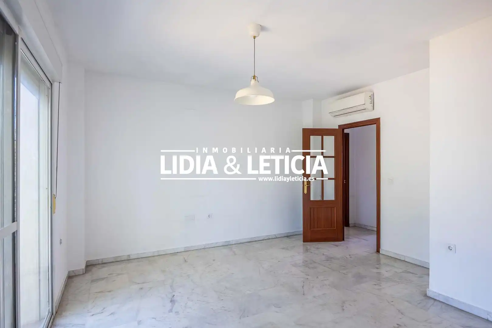 Habitación de Piso en venta en Alcalá de Guadaira con Aire acondicionado