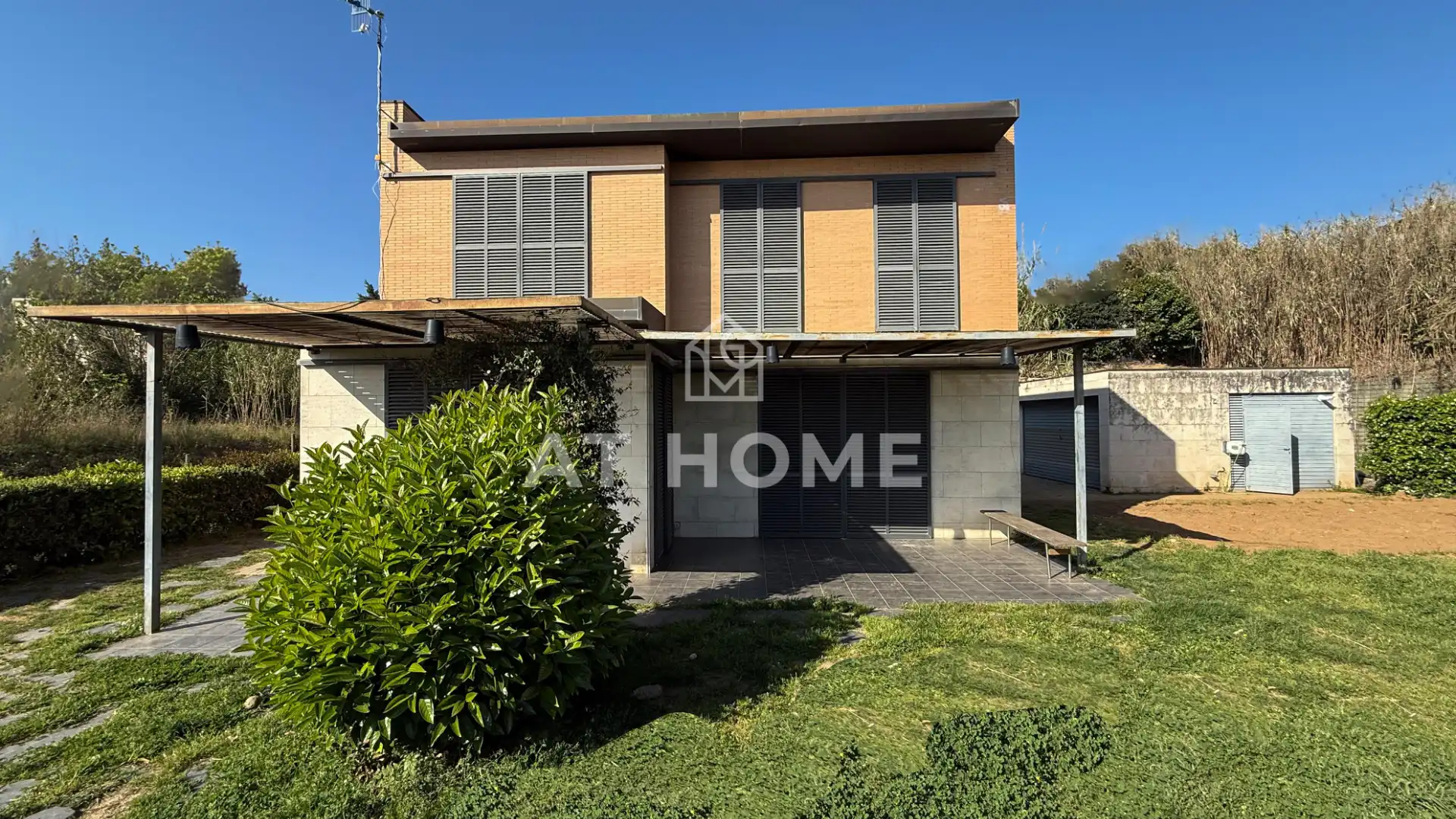 Vista exterior de Casa o xalet en venda en Sant Vicenç de Montalt amb Calefacció, Jardí privat i Parquet