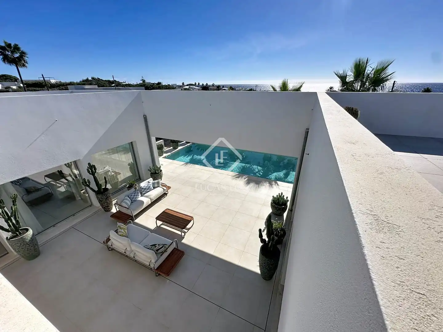 Terrassa de Casa o xalet en venda en Sant Lluís amb Aire condicionat, Calefacció i Jardí privat