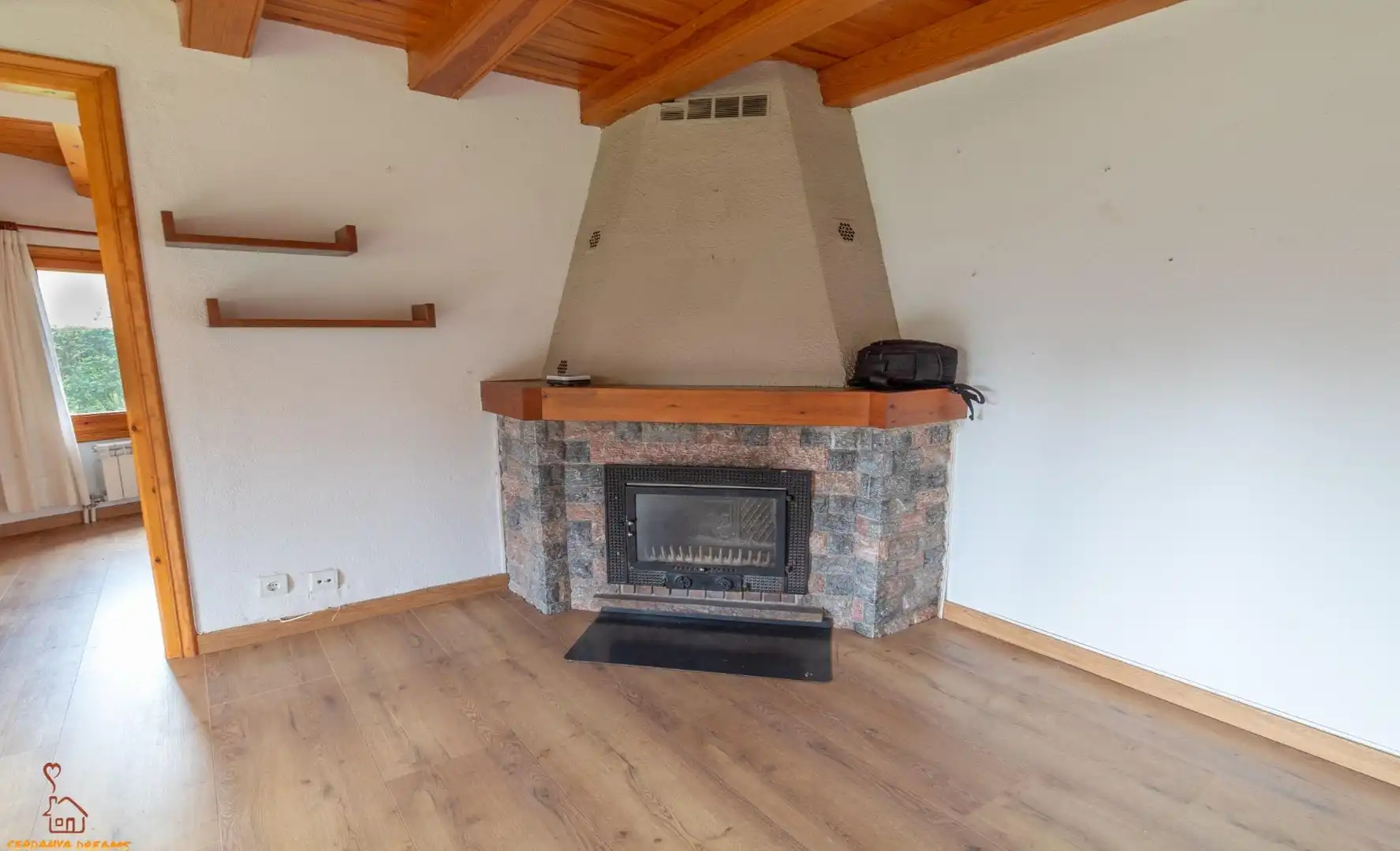 Sala d'estar de Casa o xalet en venda en Llívia amb Calefacció, Jardí privat i Parquet