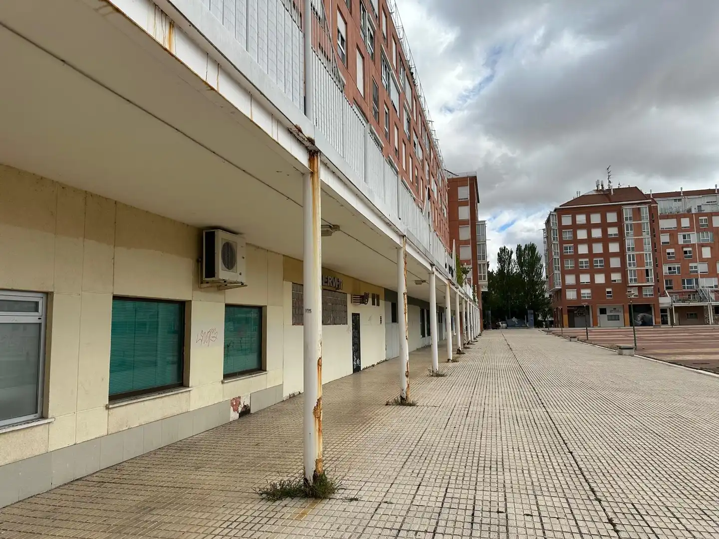Vista exterior de Local de lloguer en Burgos amb Aire condicionat