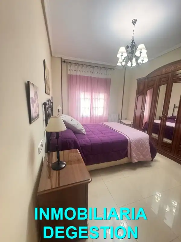 Schlafzimmer von Wohnung zur Miete in Linares mit Klimaanlage, Heizung und Möbliert