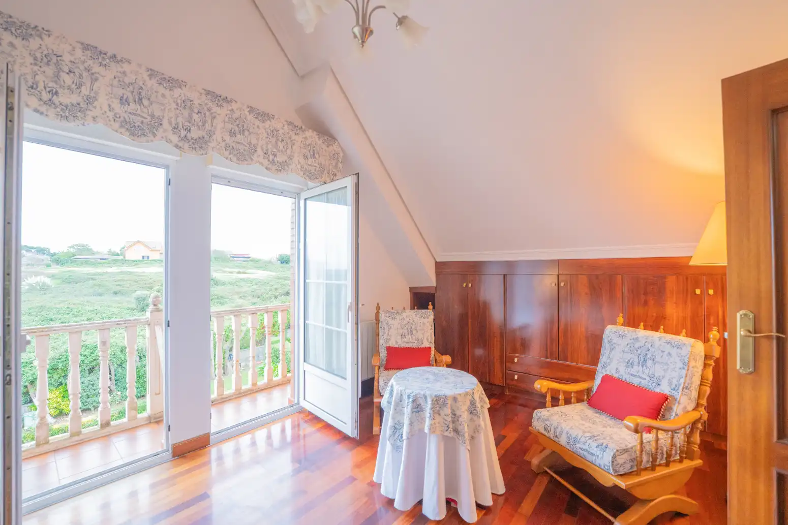 Living room of Houses for sale in Cueto