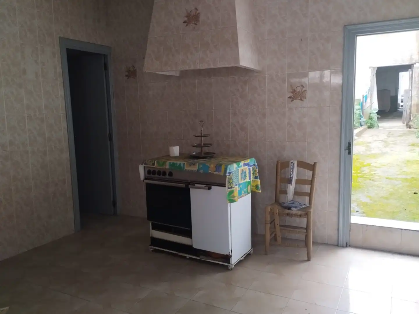 Cuina de Casa o xalet en venda en Oliva de la Frontera amb Jardí privat i Traster