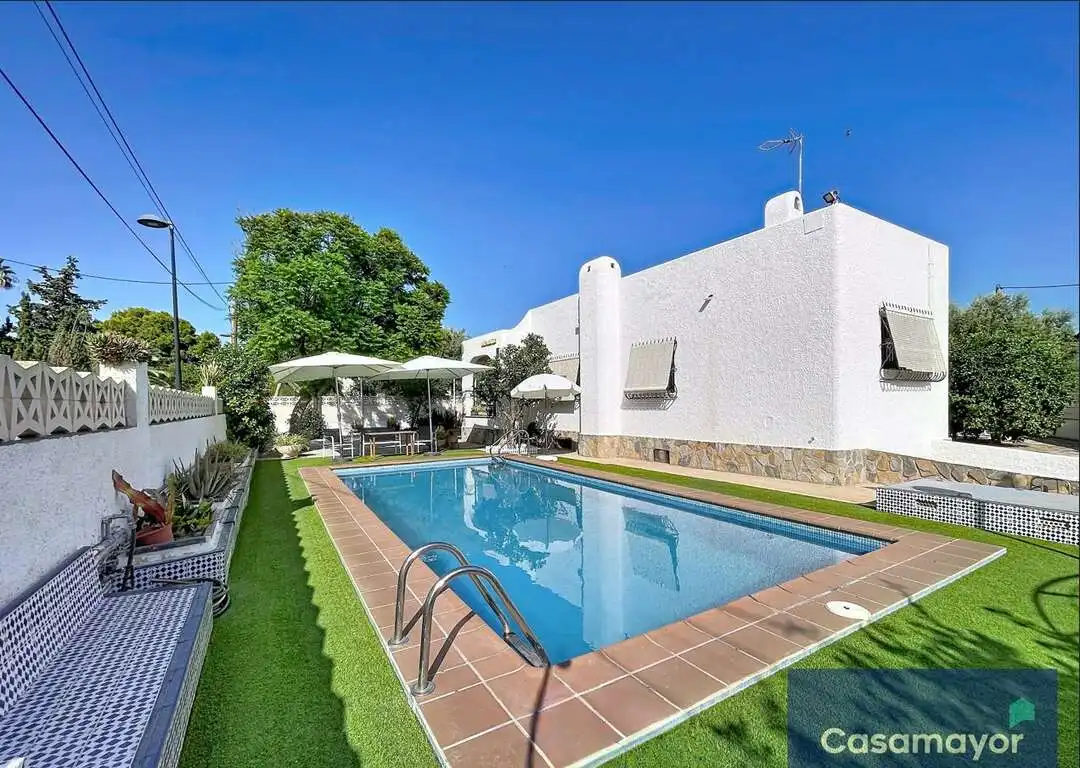 Piscina de Casa o xalet en venda en Sant Joan d'Alacant amb Aire condicionat, Jardí privat i Piscina