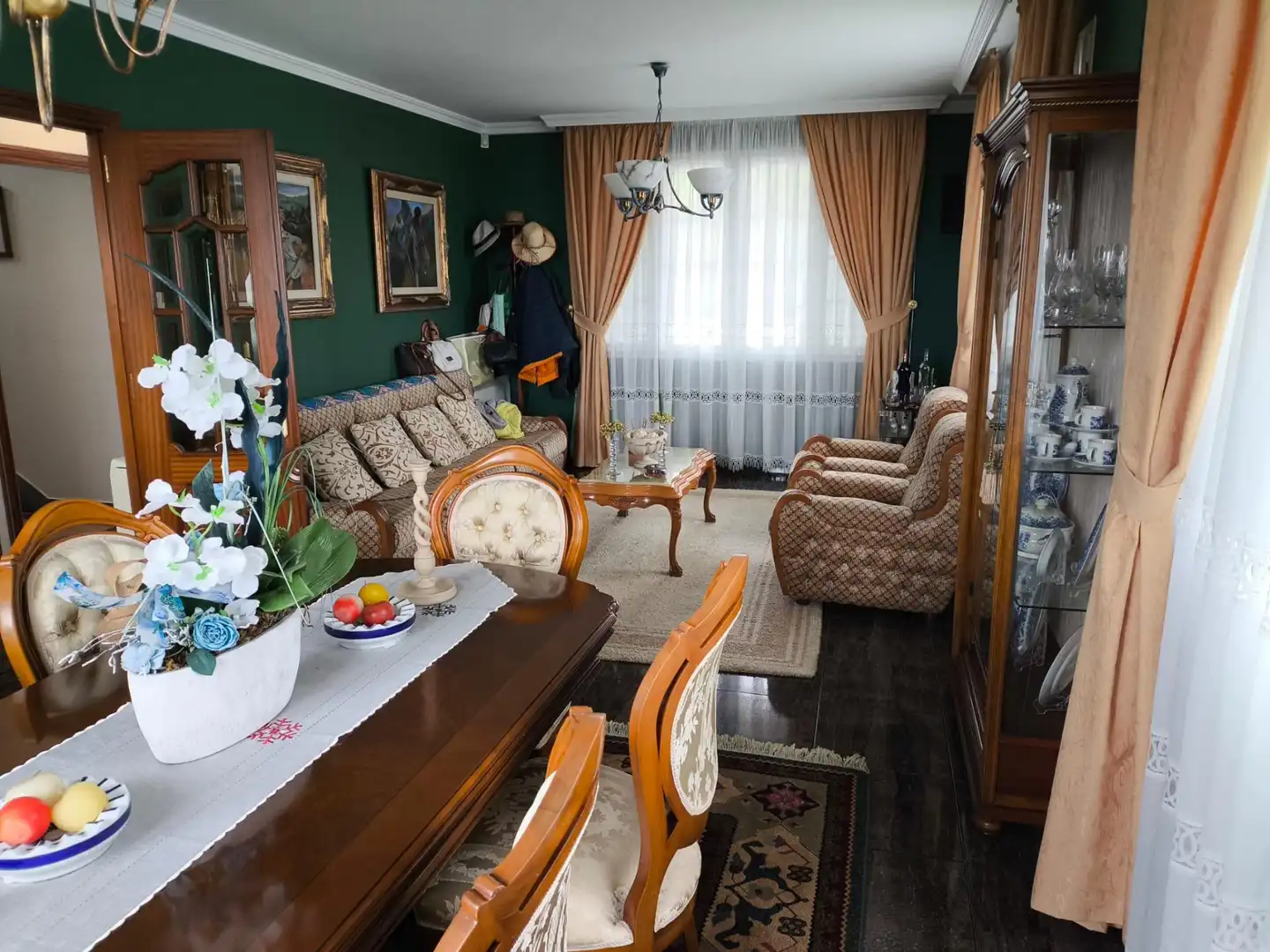 Sala d'estar de Casa o xalet en venda en Carballo amb Calefacció, Jardí privat i Terrassa