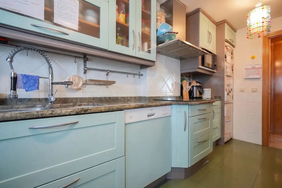 Cocina de Casa adosada en venta en Guadalajara con Aire acondicionado, Calefacción y Terraza