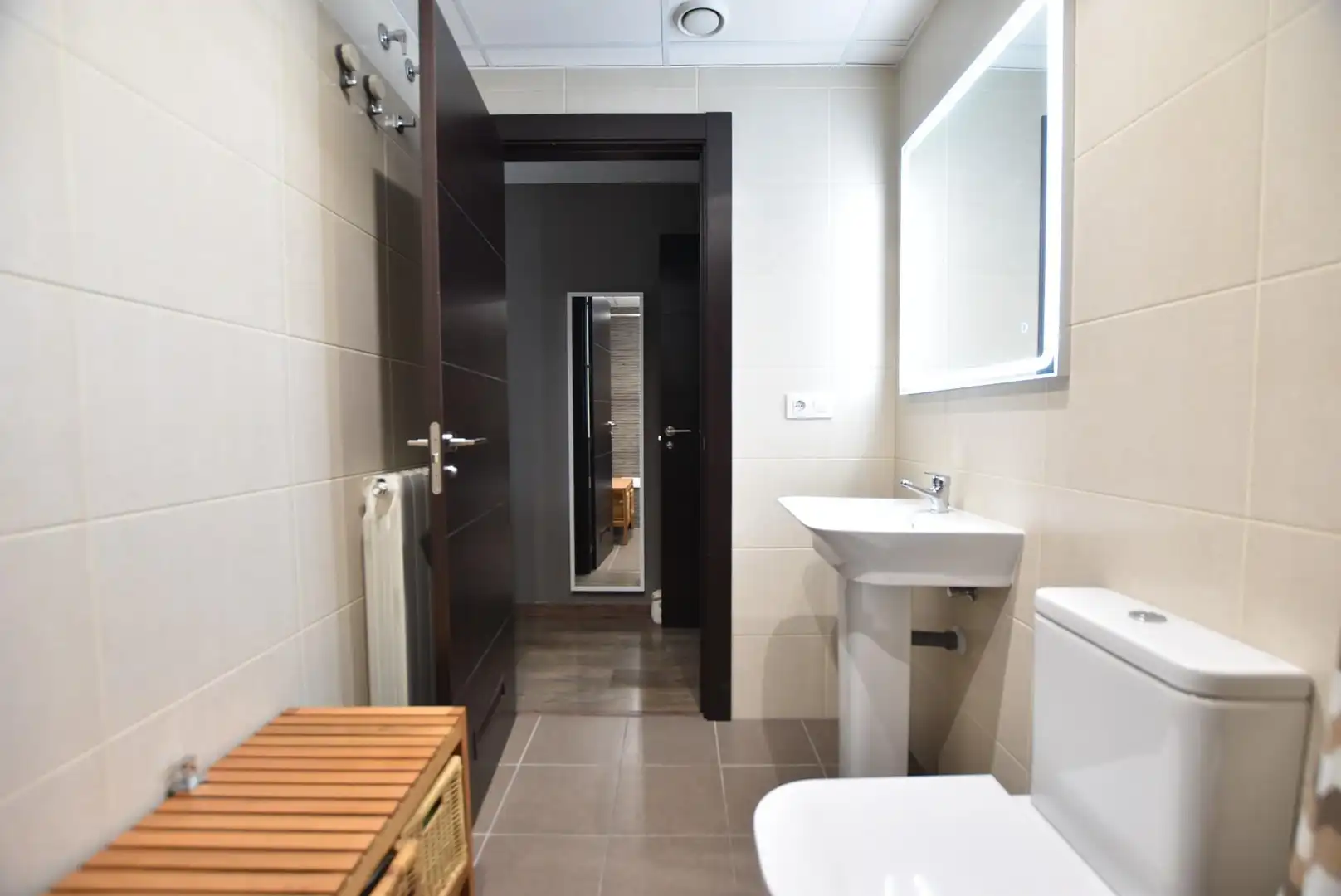 Bathroom of Flat for rent in Granada  with Air Conditioner, Heating and Furnished