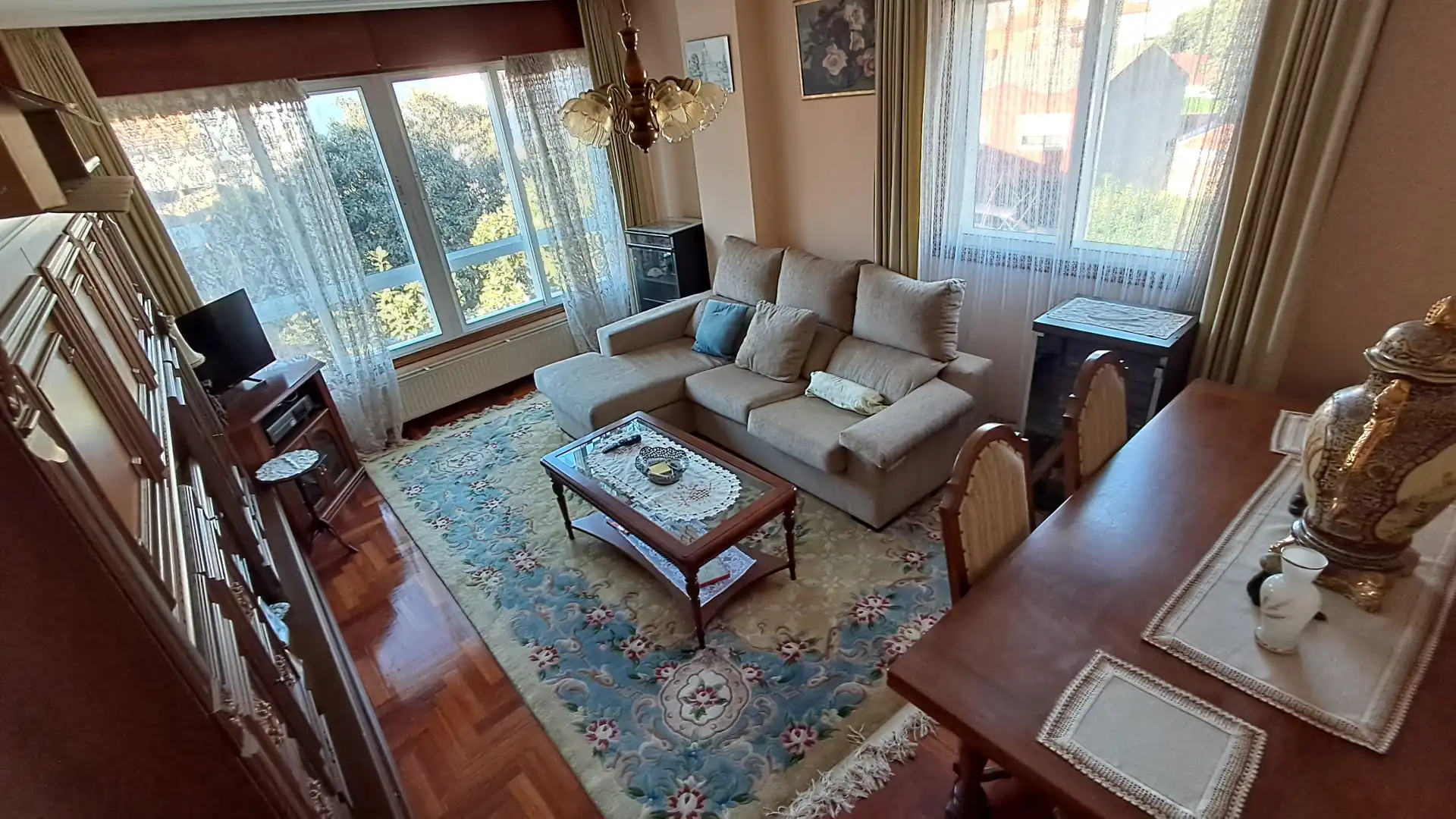 Wohnzimmer von Wohnung zum Verkauf in Vigo  mit Heizung, Parkett und Abstellraum