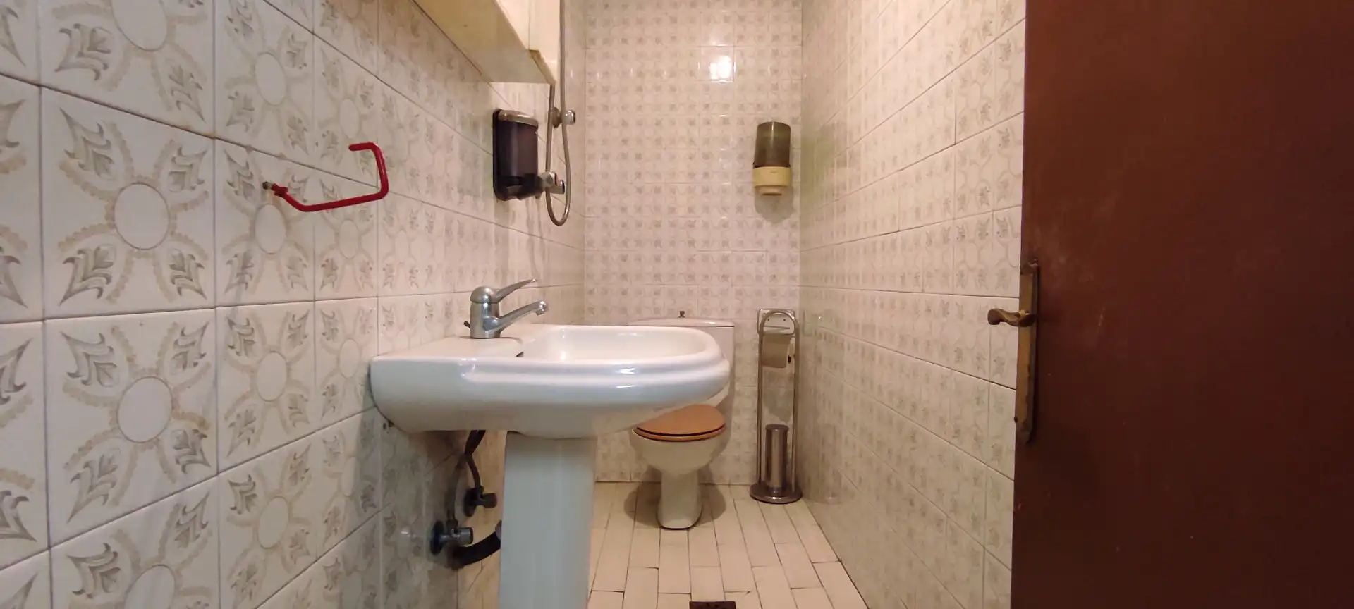 Badezimmer von Geschaftsraum zum Verkauf in Valle de Trápaga-Trapagaran mit Heizung und Möbliert