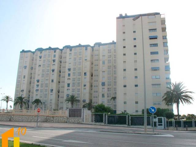 Piso en Venta en Calle SANT VICENT en Campello Playa