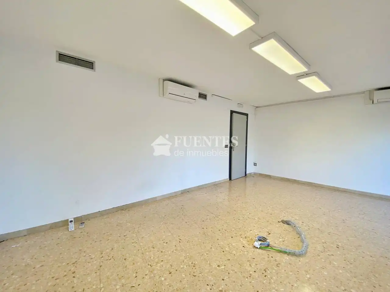 Local comercial en alquiler en Calle  Colombia, imagen 12