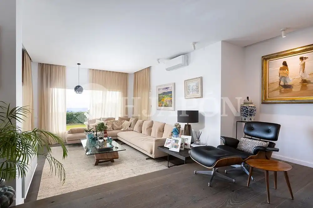Living room of Houses for sale in Alella  with Air Conditioner, Heating and Private garden