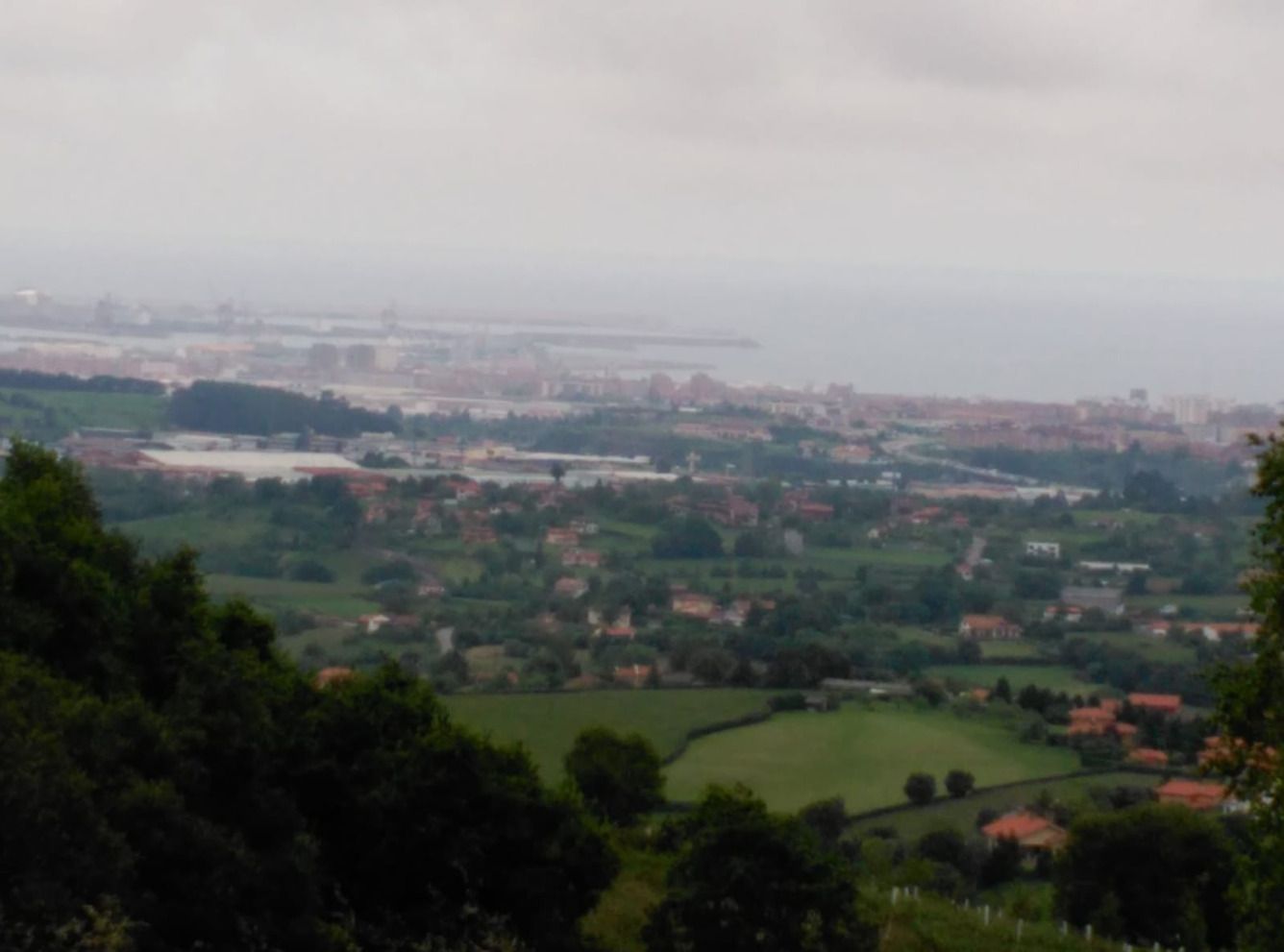 Vista exterior de Residencial en venta en Gijón 