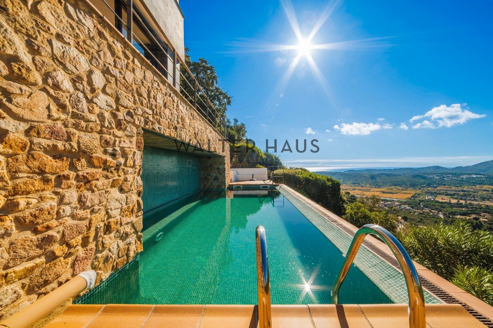 Piscina de Casa o xalet en venda en Santa Cristina d'Aro amb Aire condicionat, Calefacció i Jardí privat
