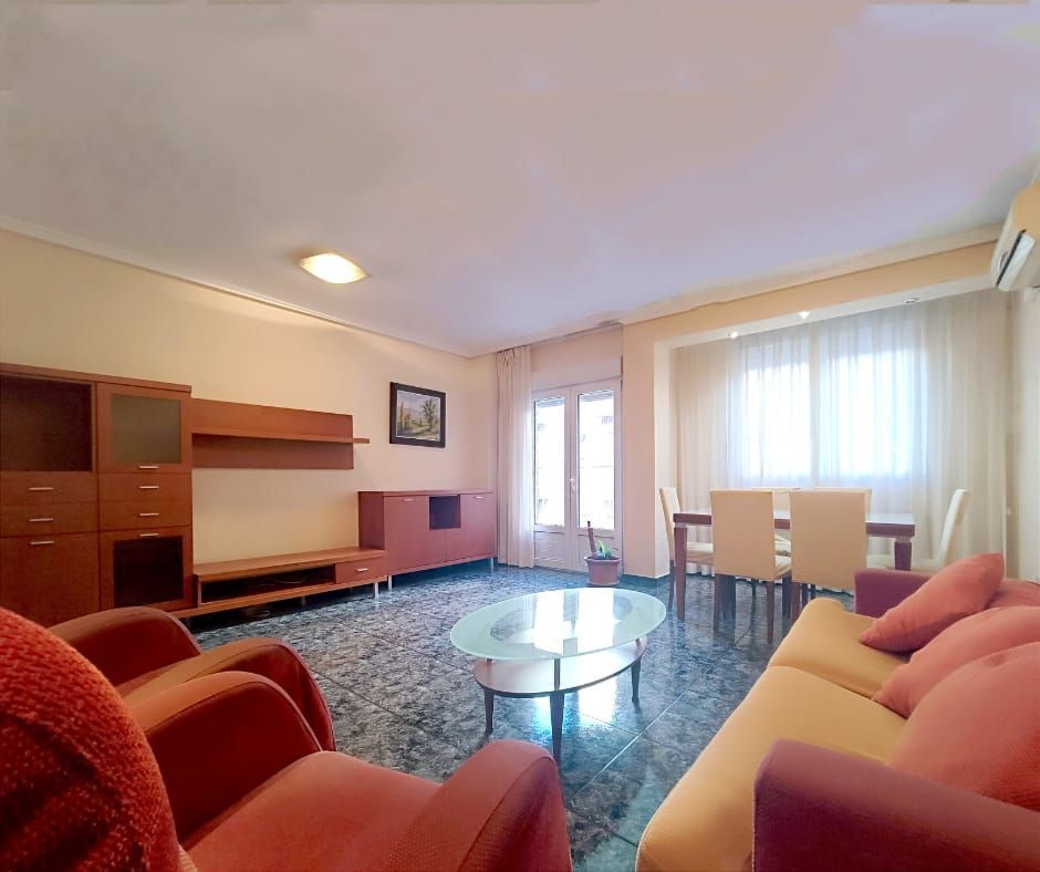 Sala d'estar de Pis de lloguer en  Zaragoza Capital amb Aire condicionat, Calefacció i Moblat
