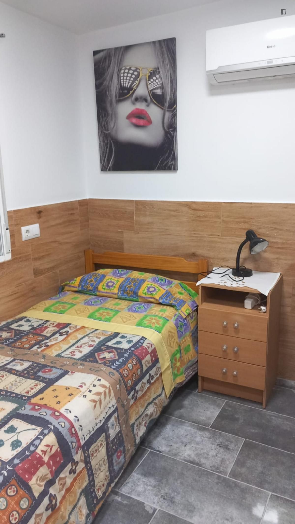 Bedroom of Study to rent in L'Hospitalet de Llobregat  with Air Conditioner, Heating and Furnished