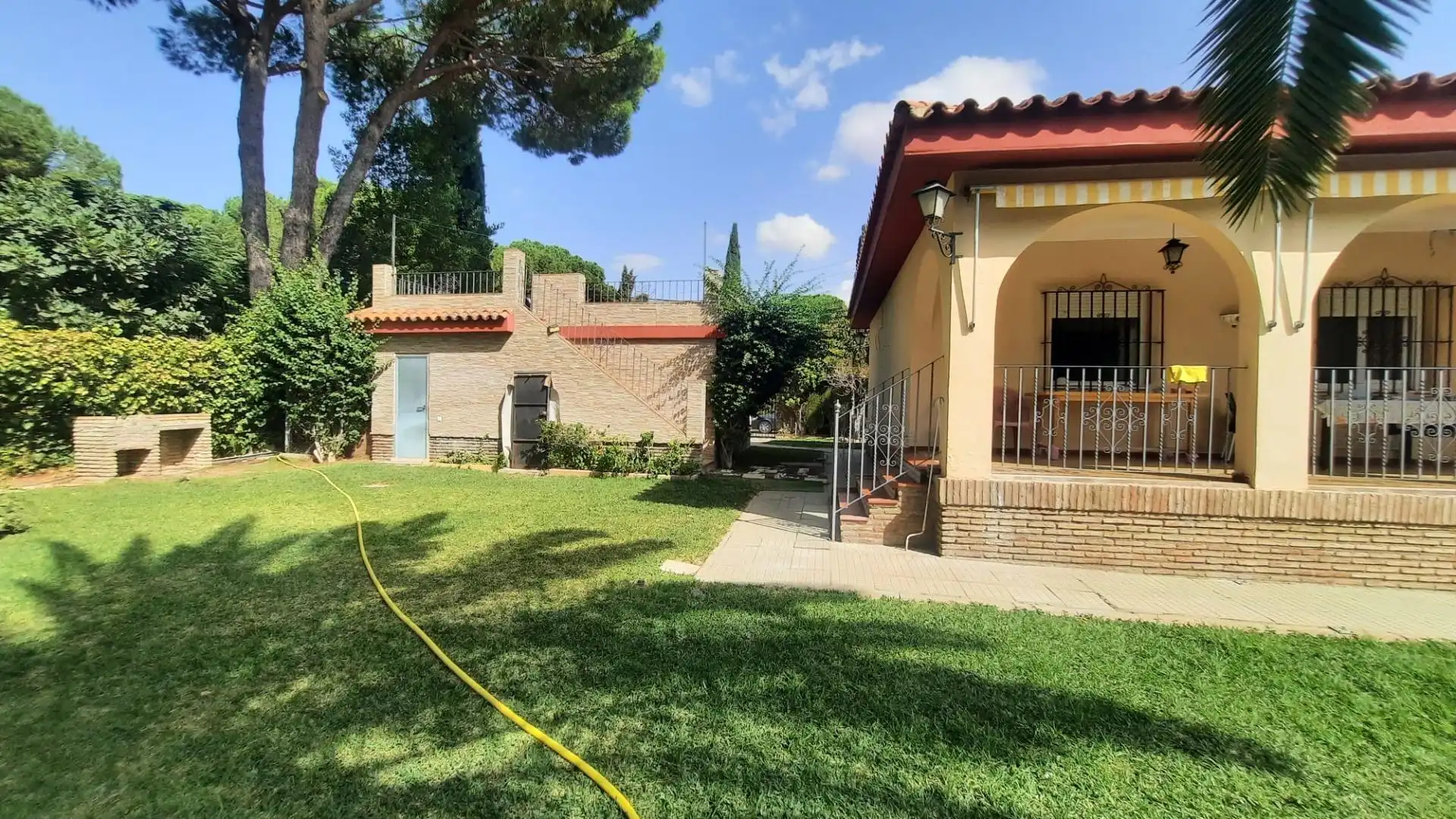 Chalet con piscina en venta en Carmona, imagen 6