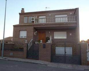 Exterior view of Single-family semi-detached for sale in Alameda de la Sagra