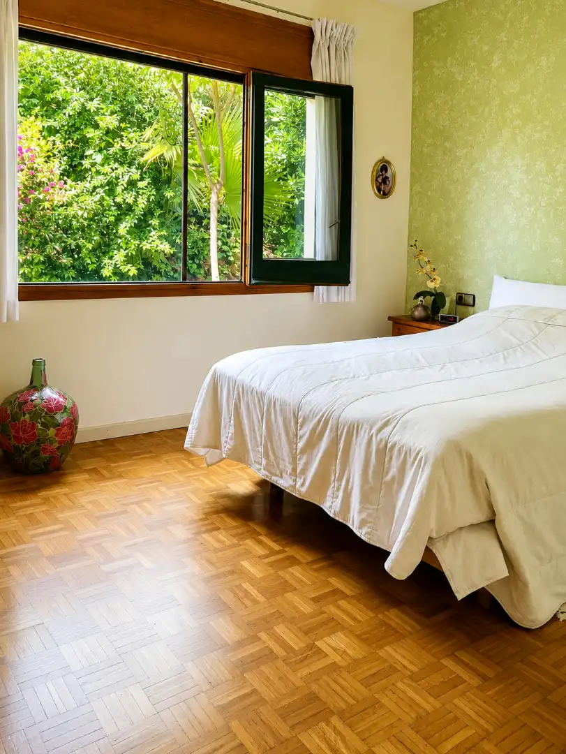 Habitación de Casa o chalet en venta en Pineda de Mar con Calefacción, Jardín privado y Parquet