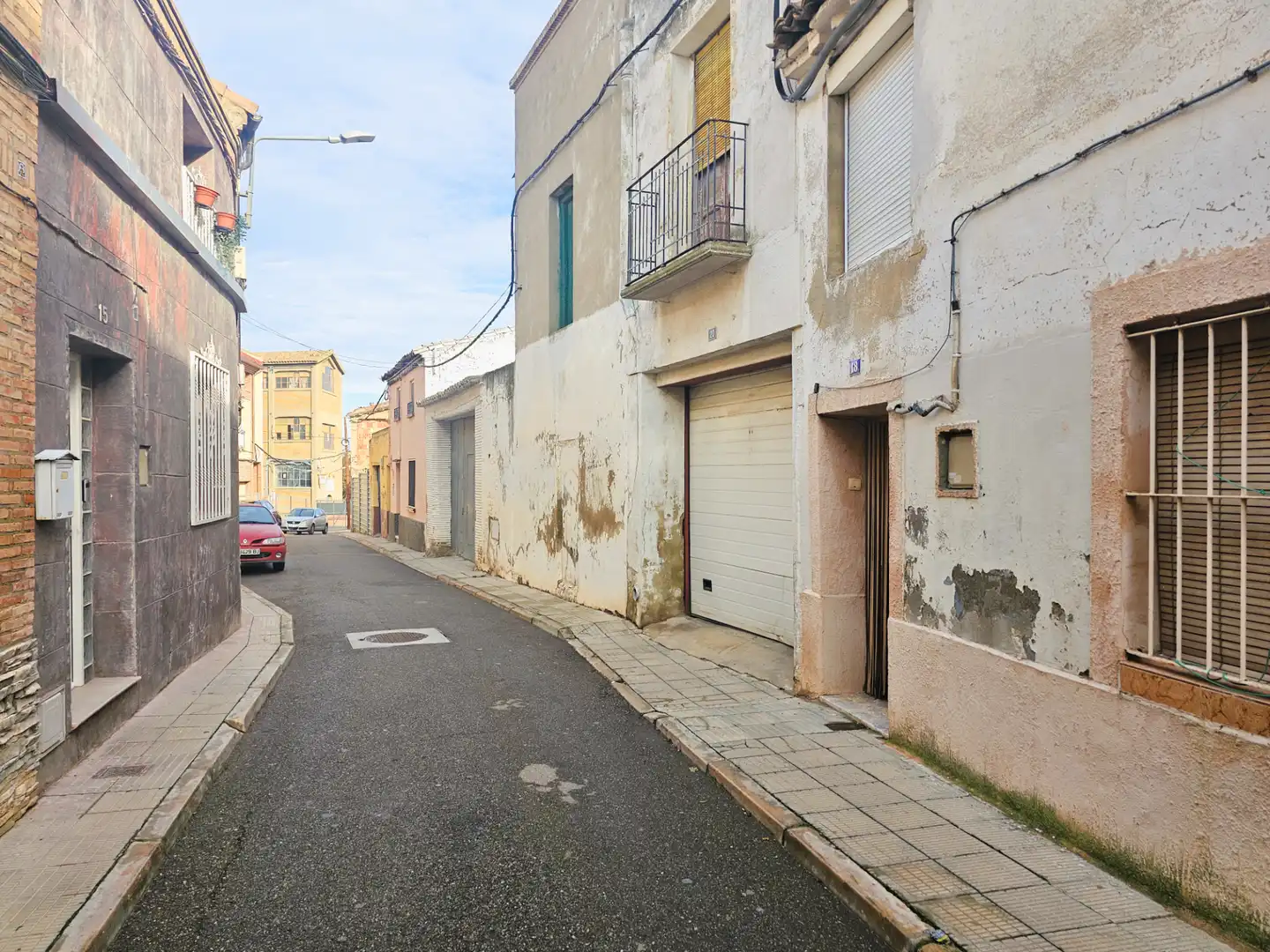 Vista exterior de Casa o xalet en venda en Alagón amb Terrassa i Balcó