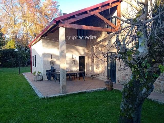 Casa-chalet en Venta en De Mazas, Solláns en Teo