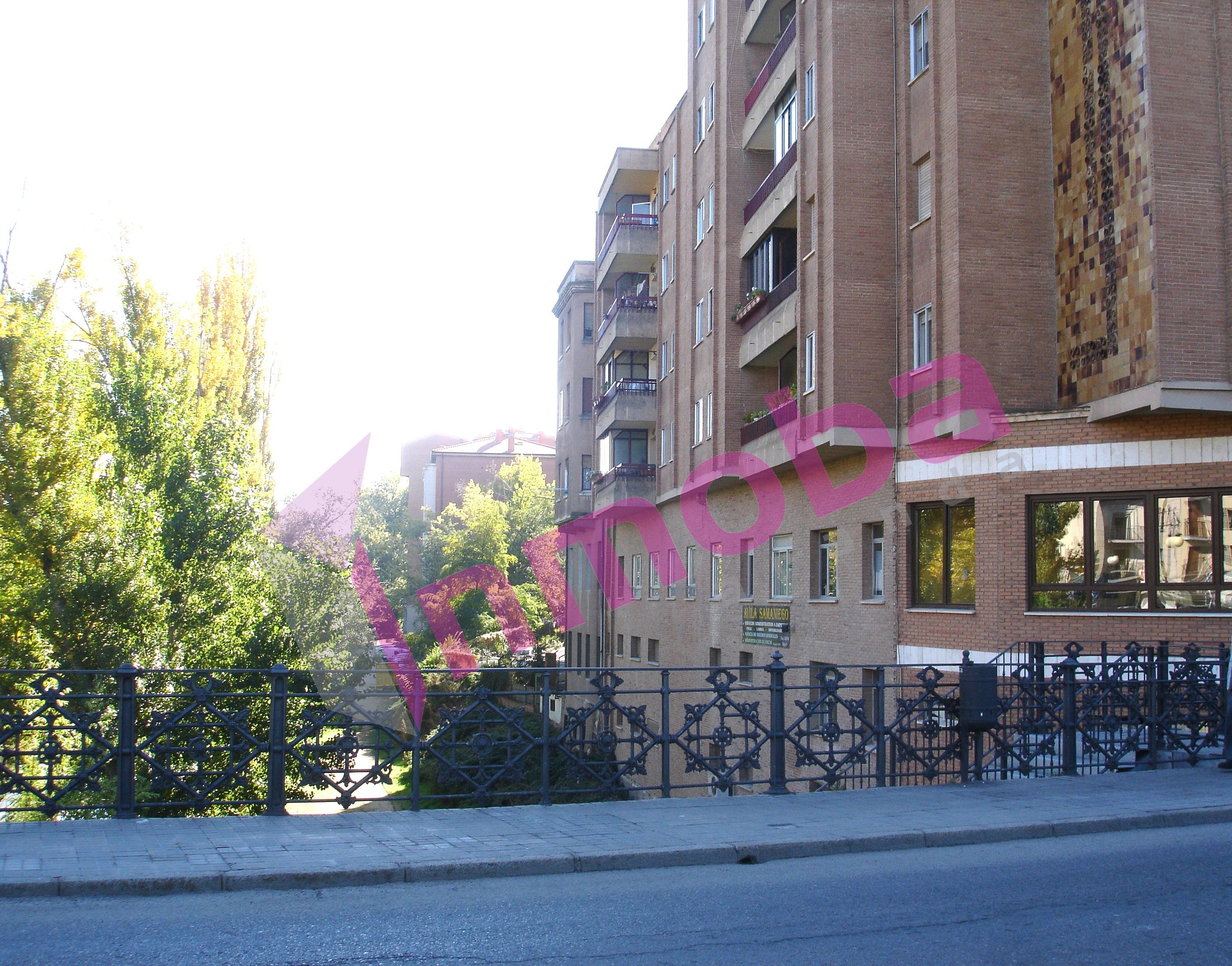 Vista exterior de Pis en venda en Aranda de Duero amb Calefacció, Parquet i Terrassa