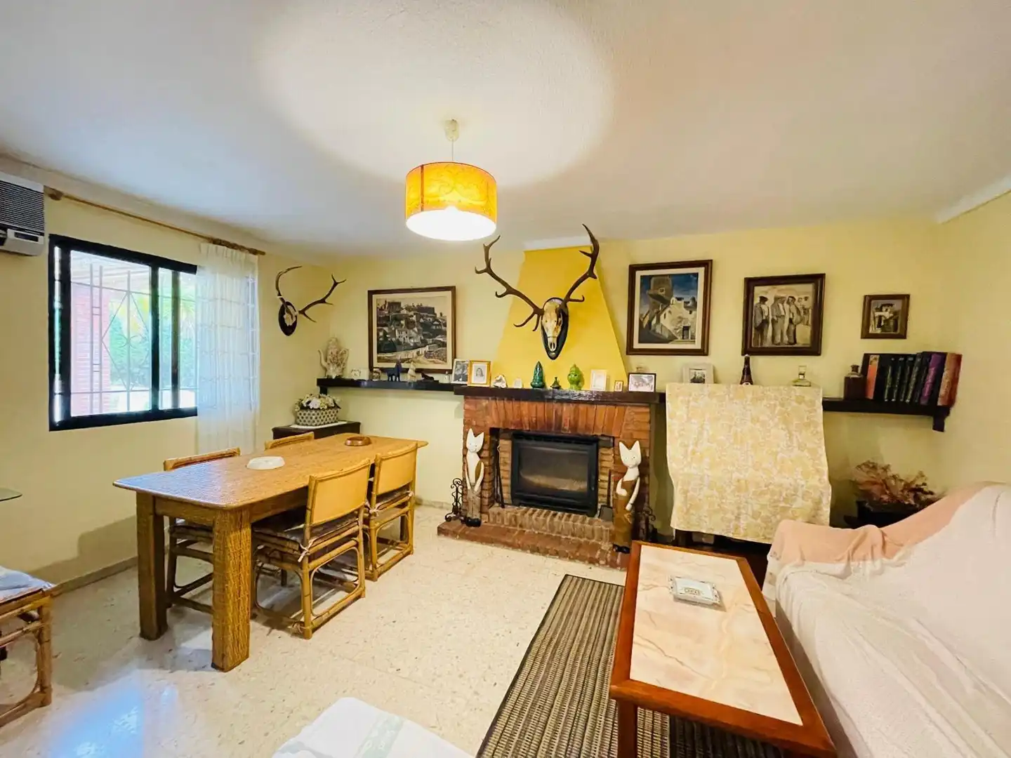 Sala de estar de Casa o chalet en venta en Casar de Cáceres con Aire acondicionado, Jardín privado y Terraza