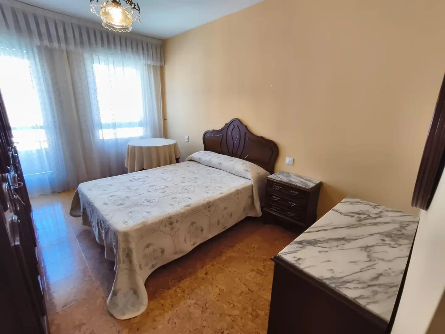 Habitación de Piso de alquiler en Ponferrada con Calefacción, Trastero y Amueblado