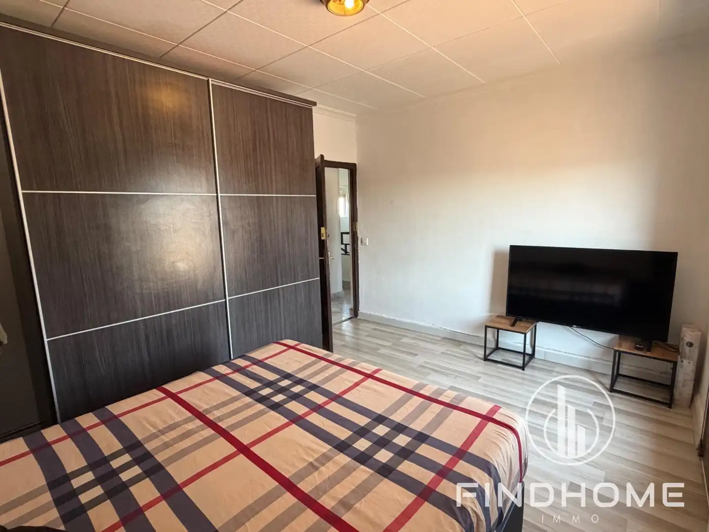 Habitación de Casa adosada en venta en Olot con Calefacción y Trastero