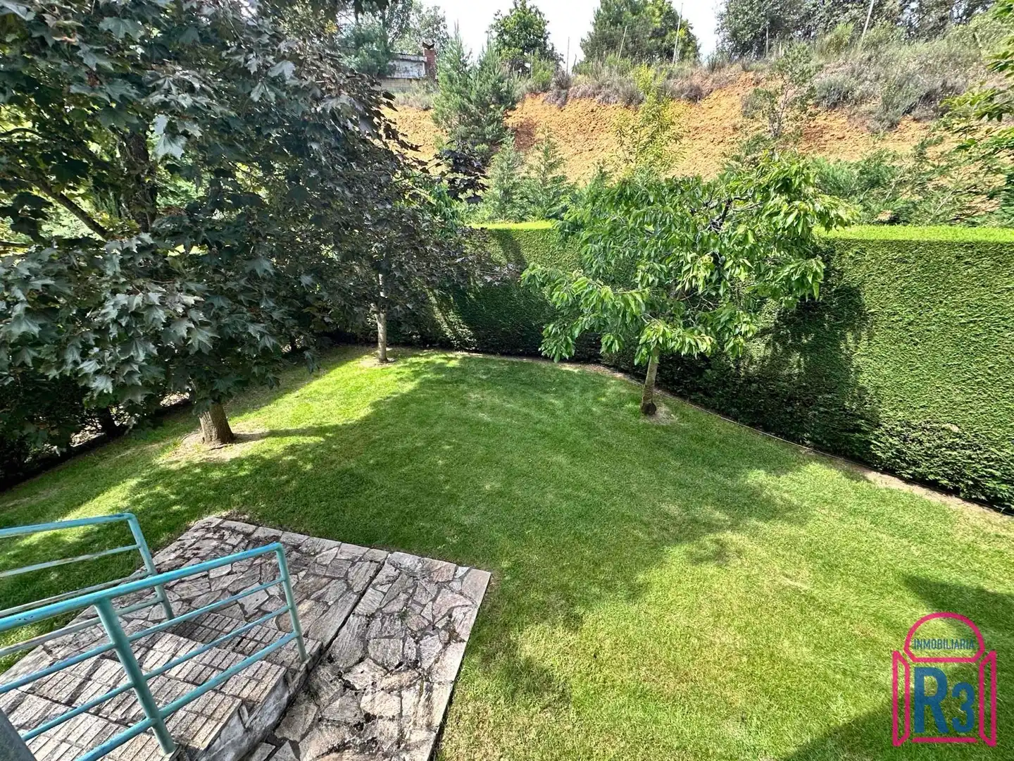 Jardí de Casa o xalet en venda en Sariegos amb Calefacció i Moblat