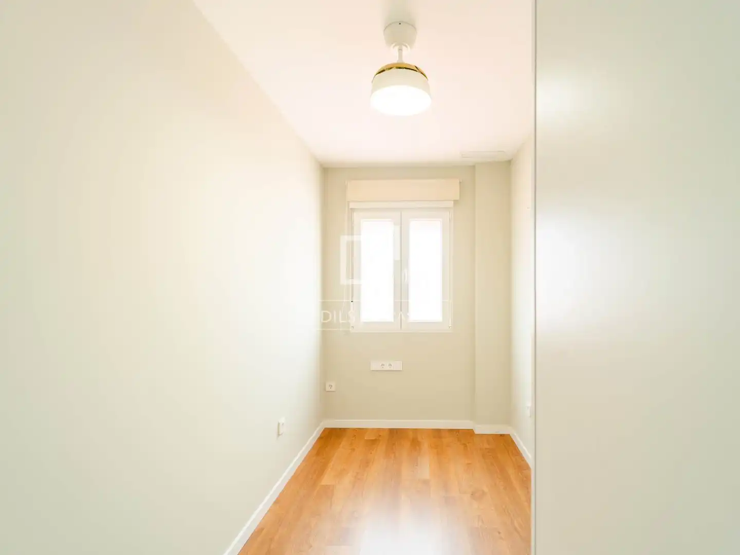 Dormitori de Àtic de lloguer en Valencia amb Aire condicionat, Parquet i Terrassa