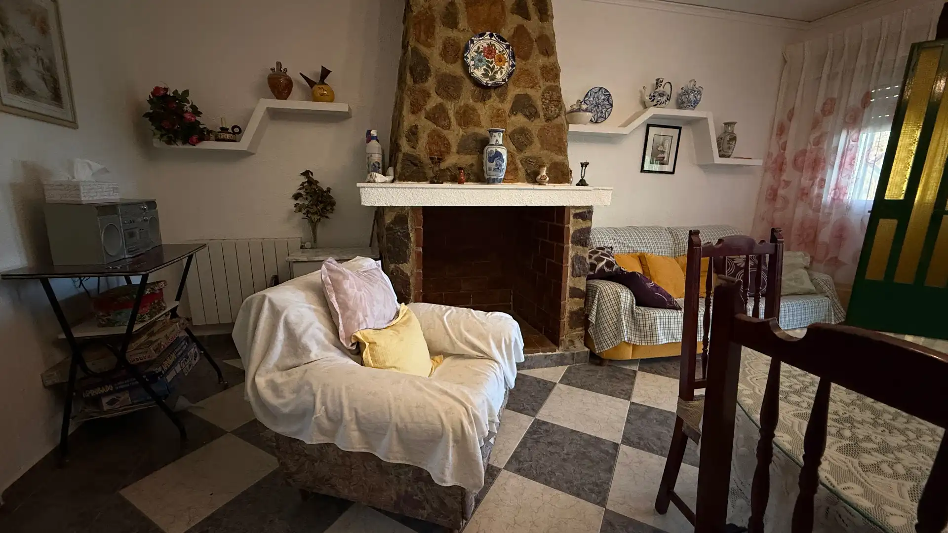 Sala d'estar de Casa o xalet en venda en Barrax amb Calefacció, Piscina i Moblat