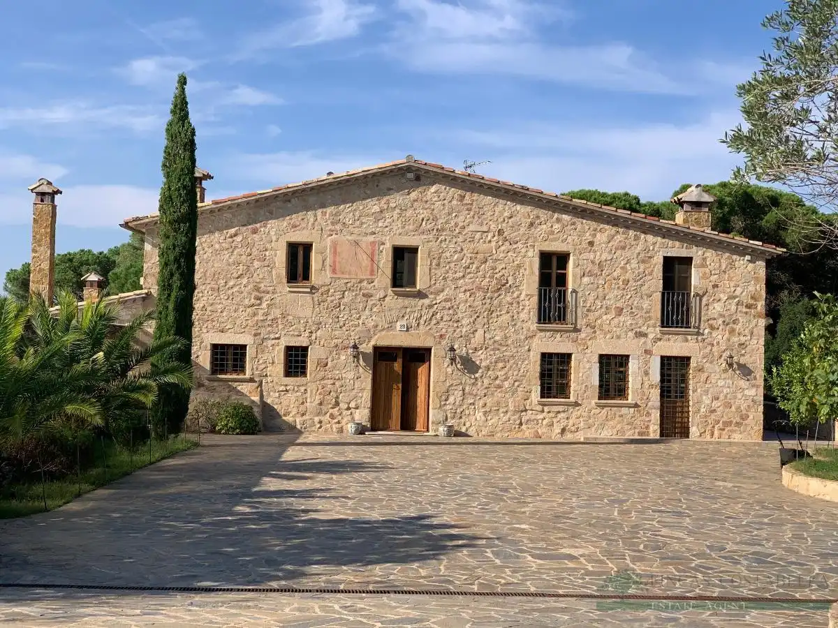 Vista exterior de Finca rústica en venta en Castell d'Aro, Platja d'Aro i s'Agaró con Aire acondicionado, Calefacción y Terraza