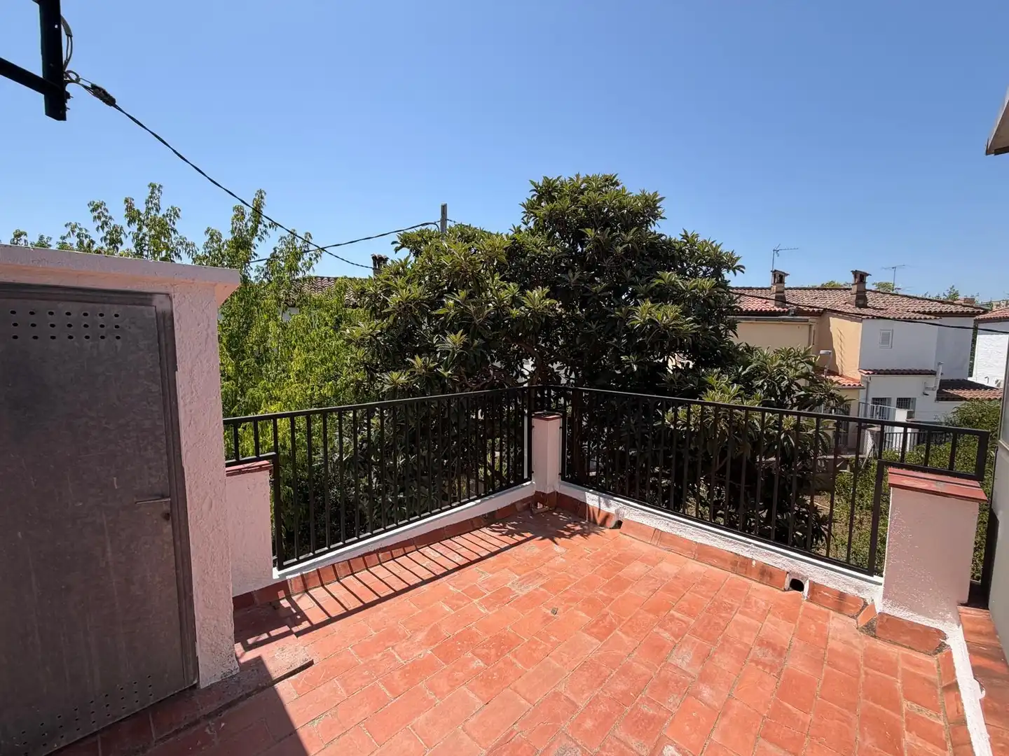 Terrasse von Einfamilien-Reihenhaus zur Miete in Girona mit Heizung und Terrasse