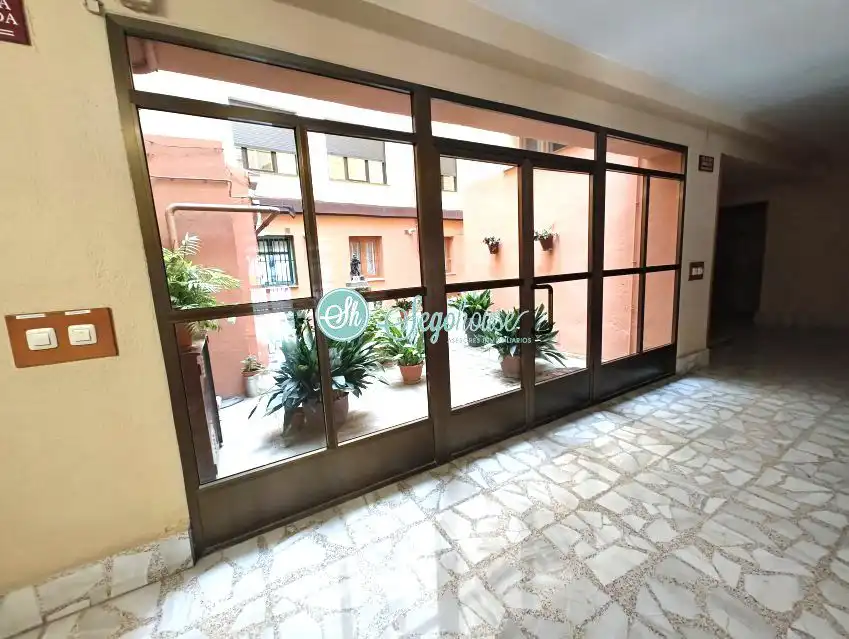Piso en venta en Segovia con Calefacción, Parquet y Trastero