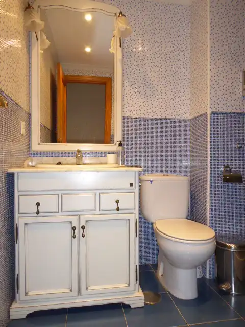 Badezimmer von Wohnung zur Miete in Málaga mit Klimaanlage, Terrasse und Möbliert