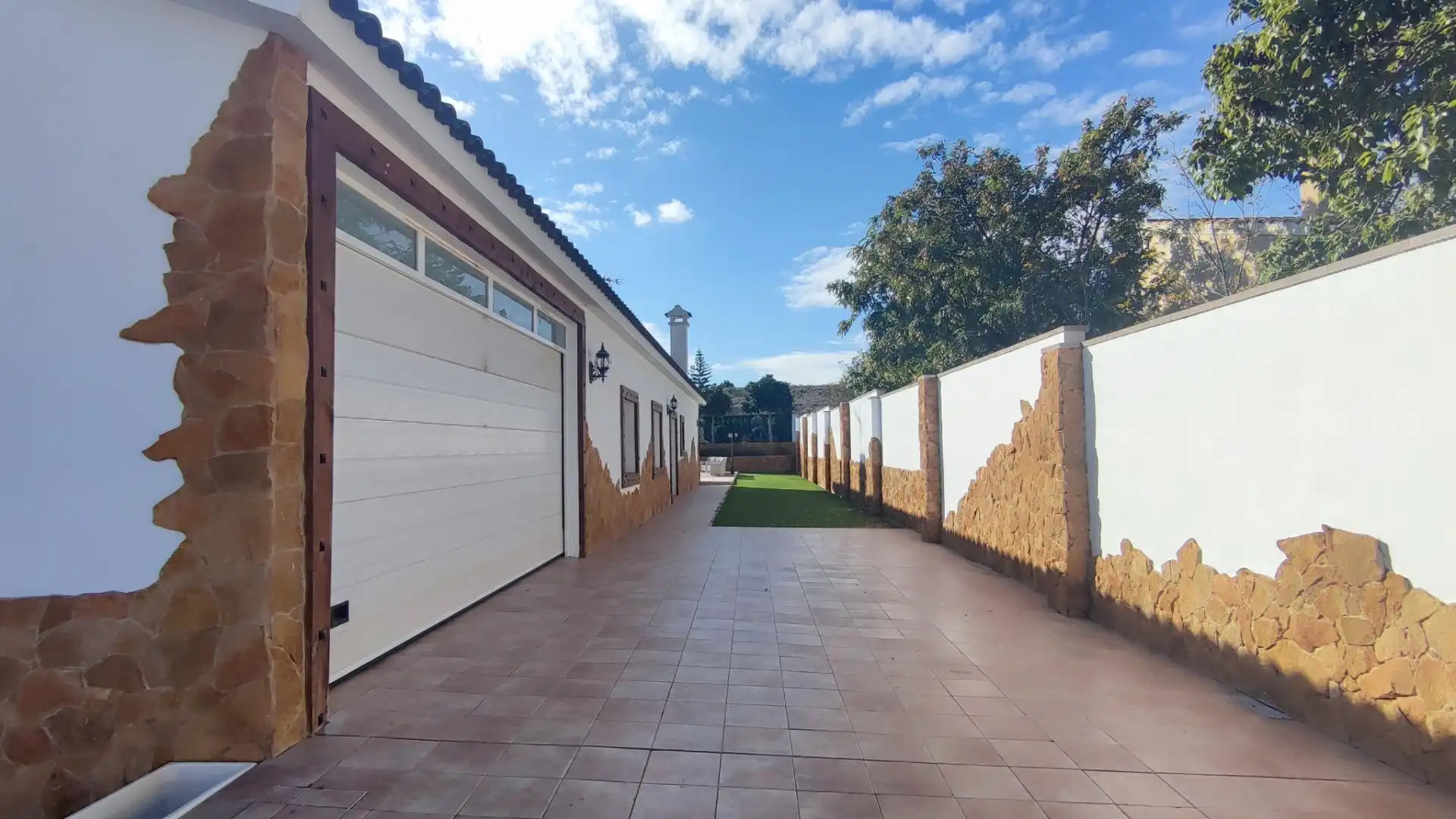 Vista exterior de Casa o chalet en venta en Mutxamel con Aire acondicionado, Calefacción y Jardín privado